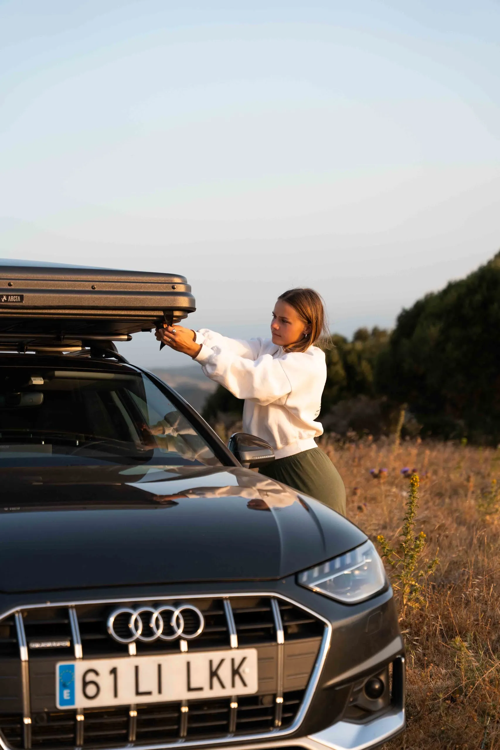 Arcta Rooftop Tents, frame 2