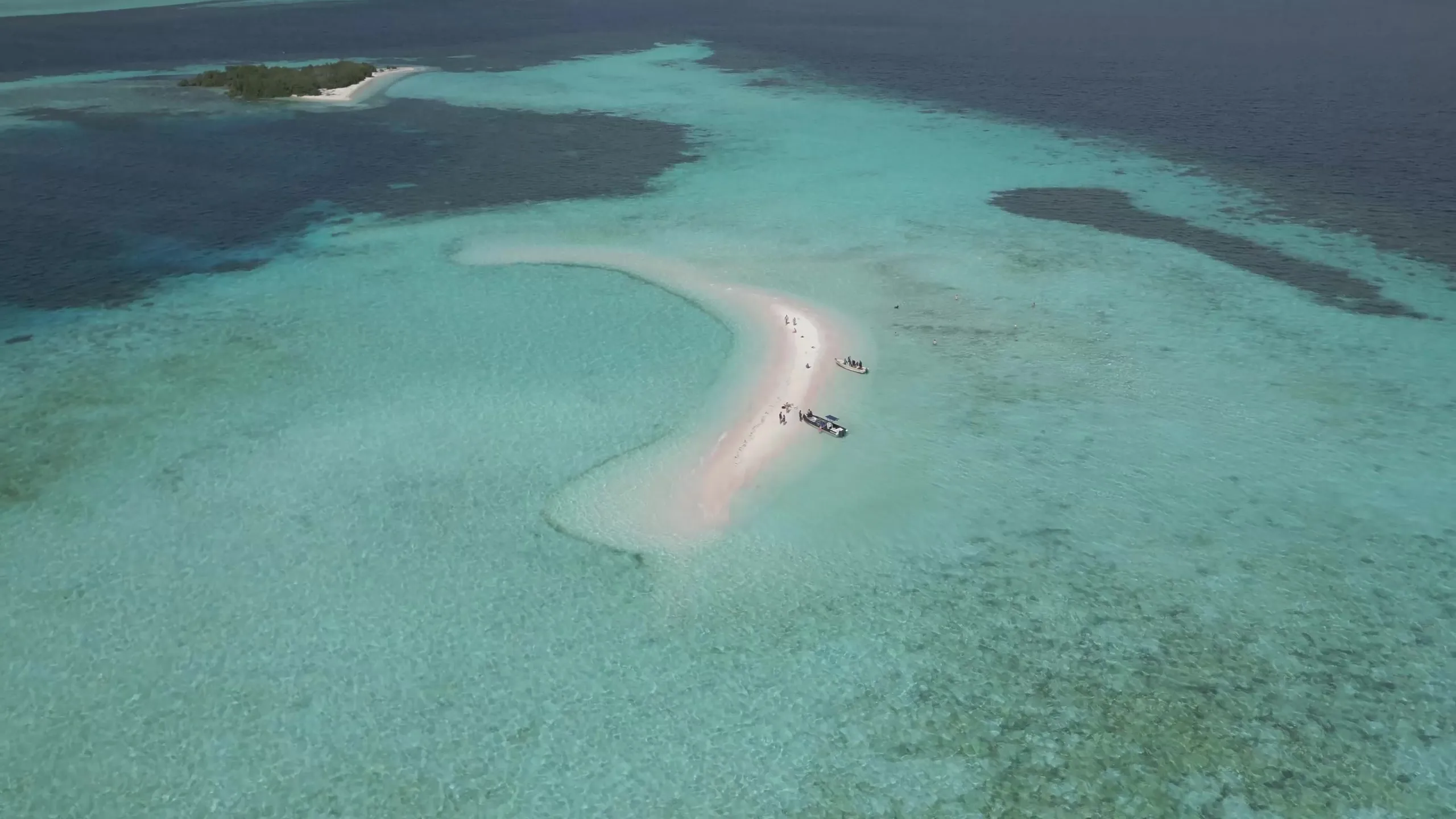 Moana Cruises, Komodo, frame 4