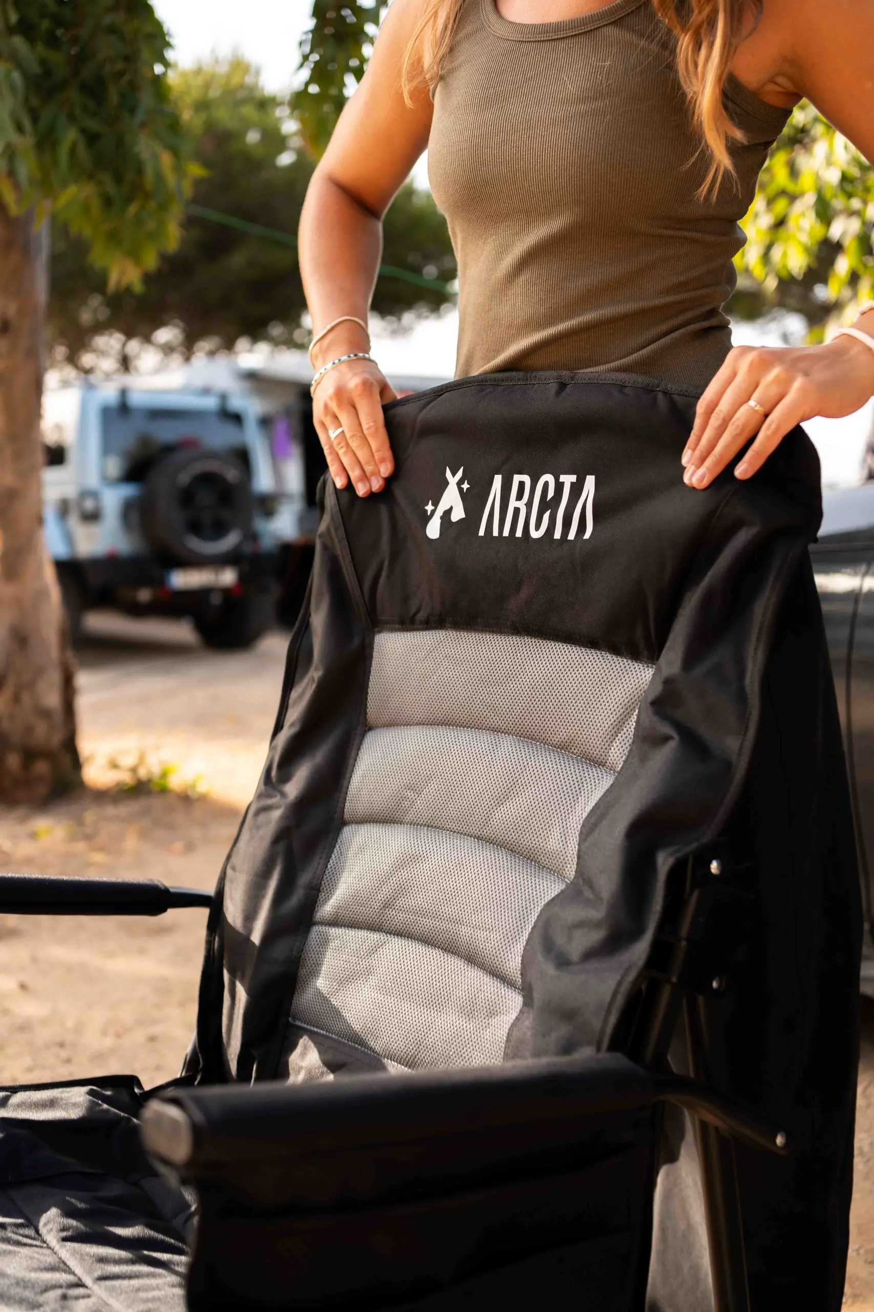 Arcta Rooftop Tents, frame 11