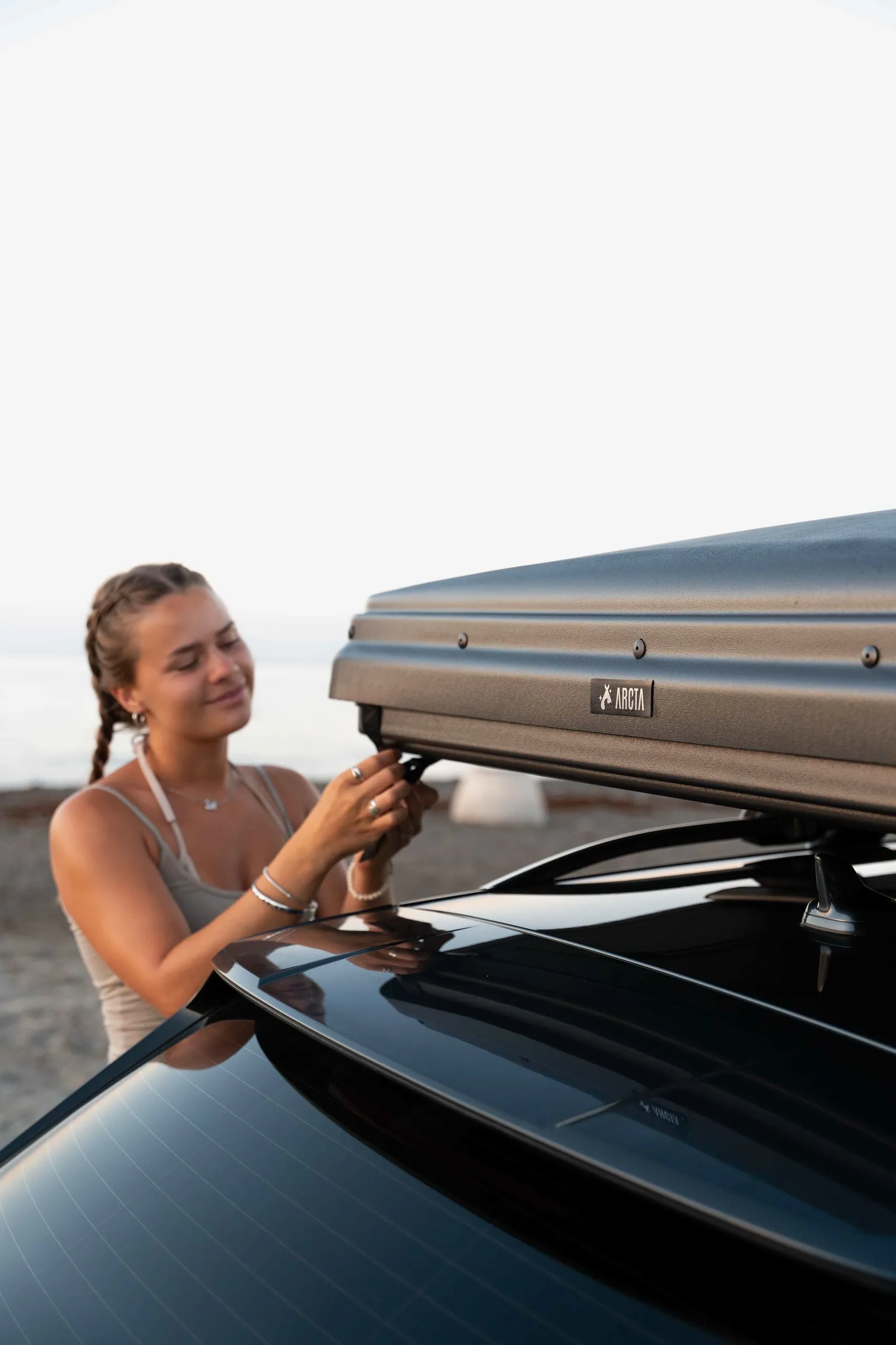 Arcta Rooftop Tents, frame 14