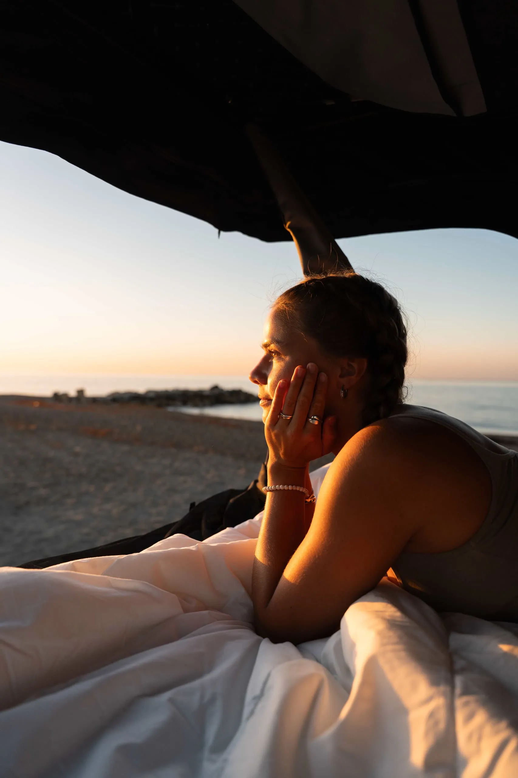 Arcta Rooftop Tents, frame 16