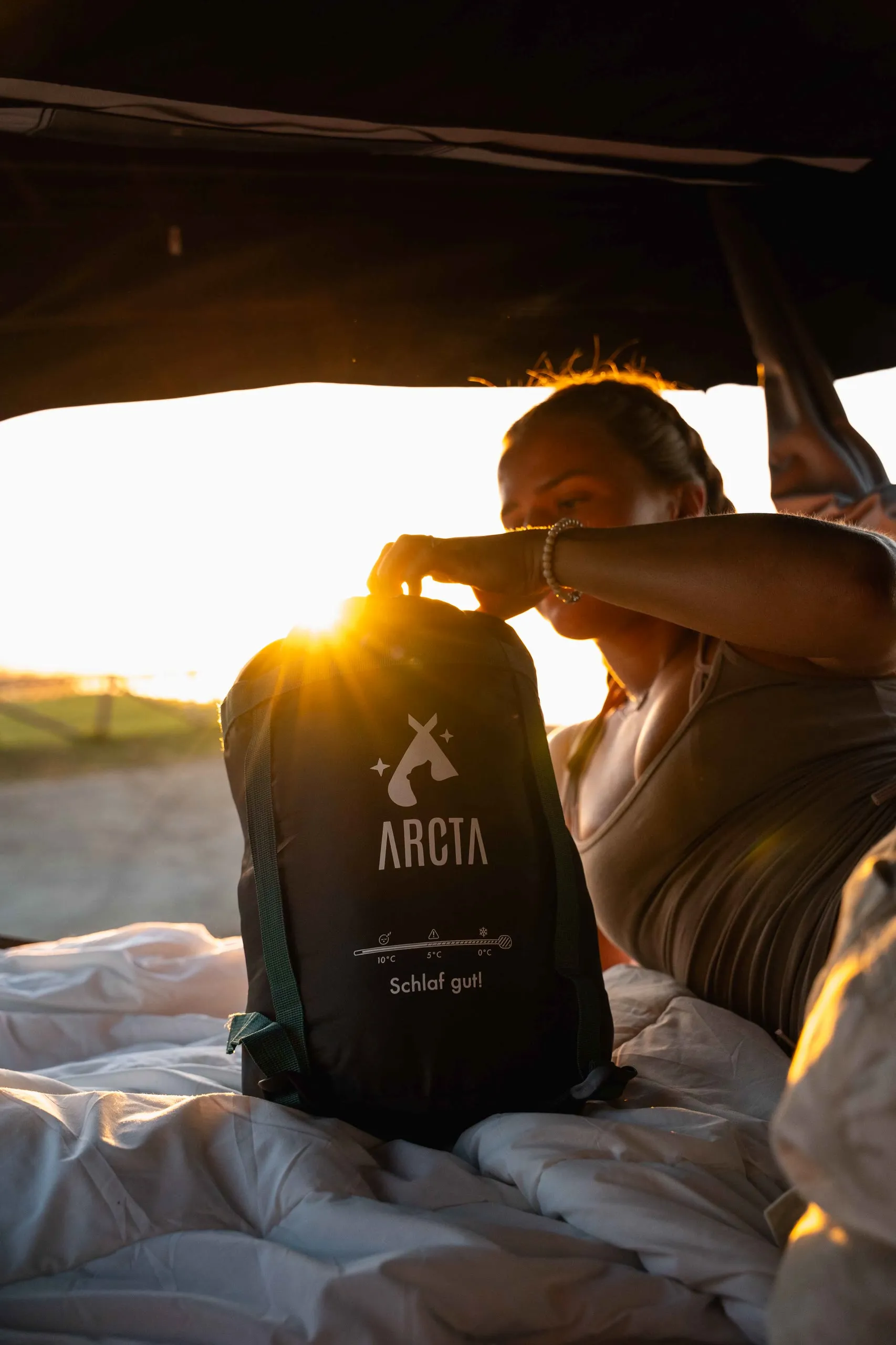 Arcta Rooftop Tents, frame 17